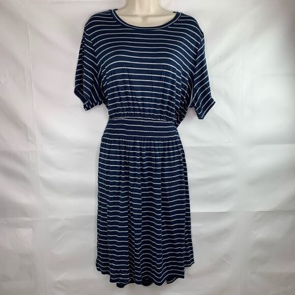 Bobeau Celeste navy and grey smocked waist dress NWT - Picture 2 of 8